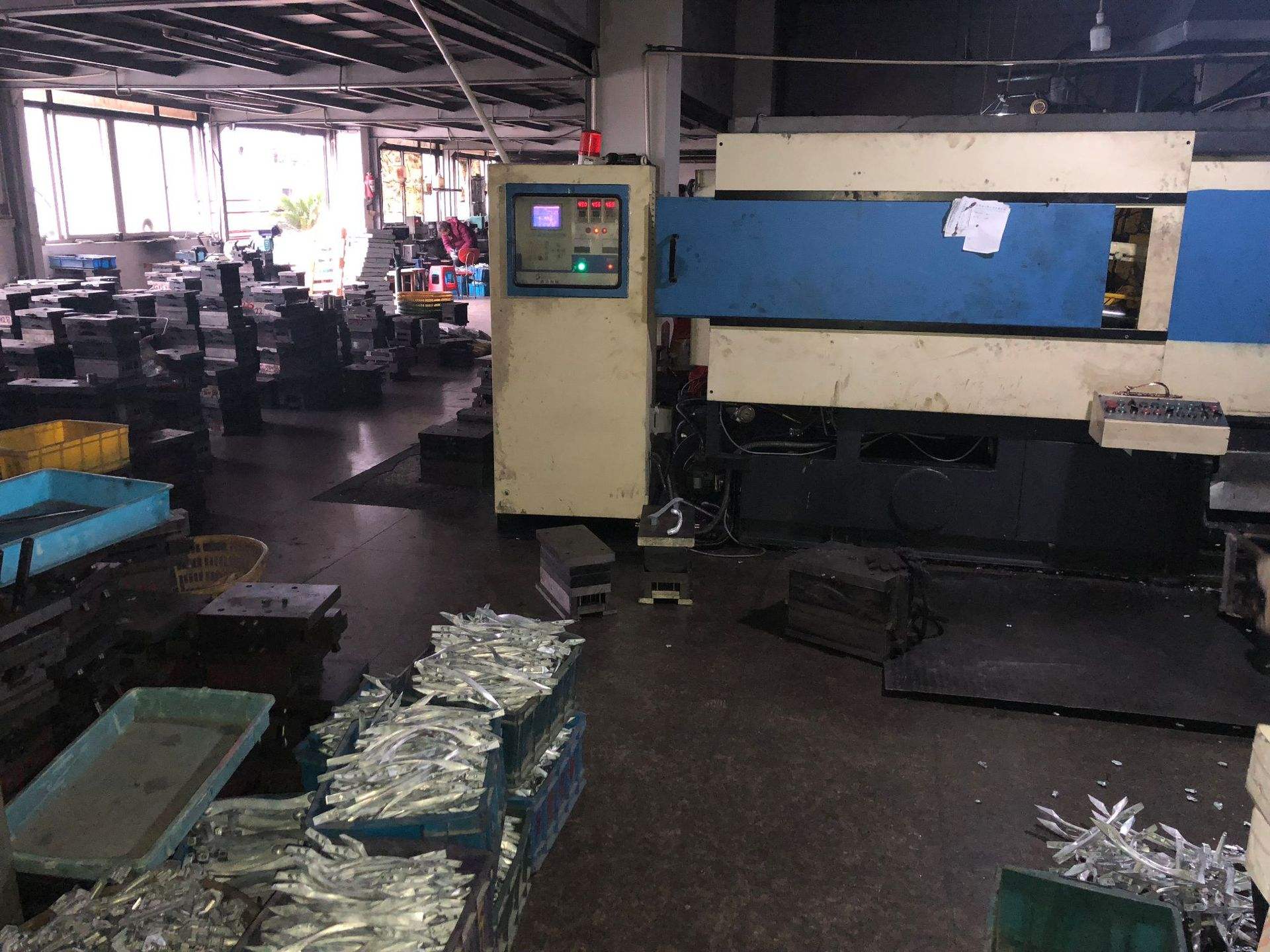 廠家供應(yīng)鋁合金壓鑄實心抽屜拉手 簡約大方五金家具 櫥柜把手批發(fā)-阿